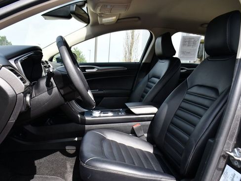 Used 2020 Ford Fusion SEL FWD image 13