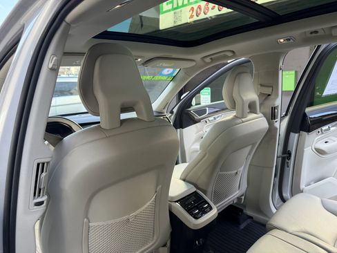 Used 2018 Volvo XC90 T6 Momentum w/ Convenience Package image 15