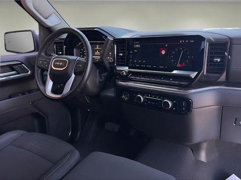 Used 2024 GMC Sierra 1500 SLE image 11