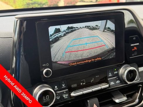 Used 2023 Toyota Highlander LE AWD/4WD image 25