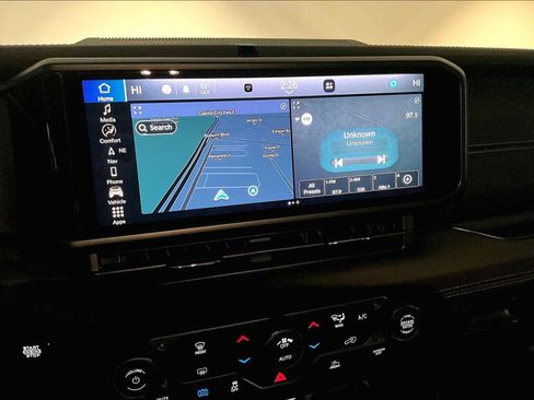 Used 2024 Jeep Wrangler Rubicon w/ Technology Group image 19