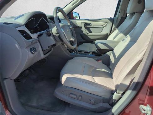Used 2017 Chevrolet Traverse LT image 9