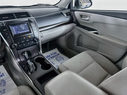 Used 2016 Toyota Camry LE FWD image 21