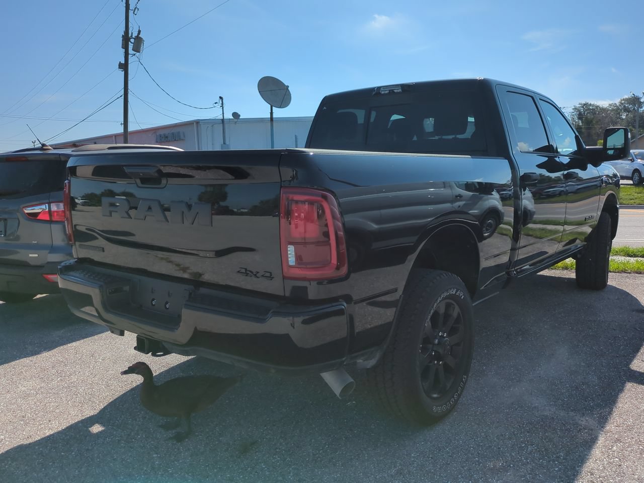 Used 2025 RAM 3500 Big Horn AWD/4WD image 3