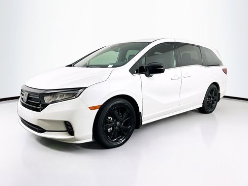 Used 2024 Honda Odyssey Sport image 3