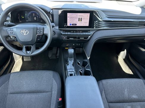 Used 2025 Toyota Camry LE FWD image 17