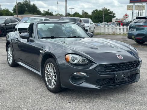 Used 2017 FIAT 124 Spider Classica RWD image 6
