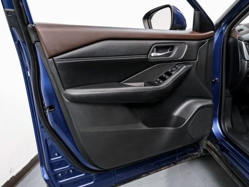 Used 2023 Nissan Rogue SV w/ SV Premium B Package FWD image 36