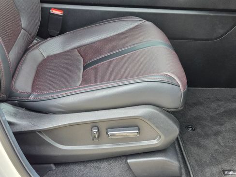 Used 2025 Honda Pilot Black Edition image 30