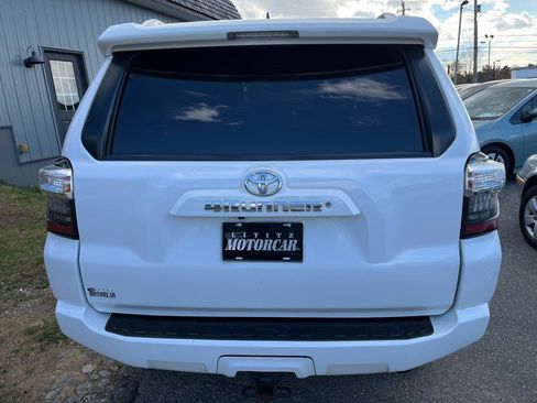 Used 2015 Toyota 4Runner SR5 image 6