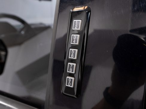 Used 2019 Ford F250 XLT w/ XLT Value Package image 12