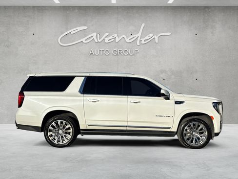 Used 2022 GMC Yukon XL Denali w/ Advanced Technology Package image 17