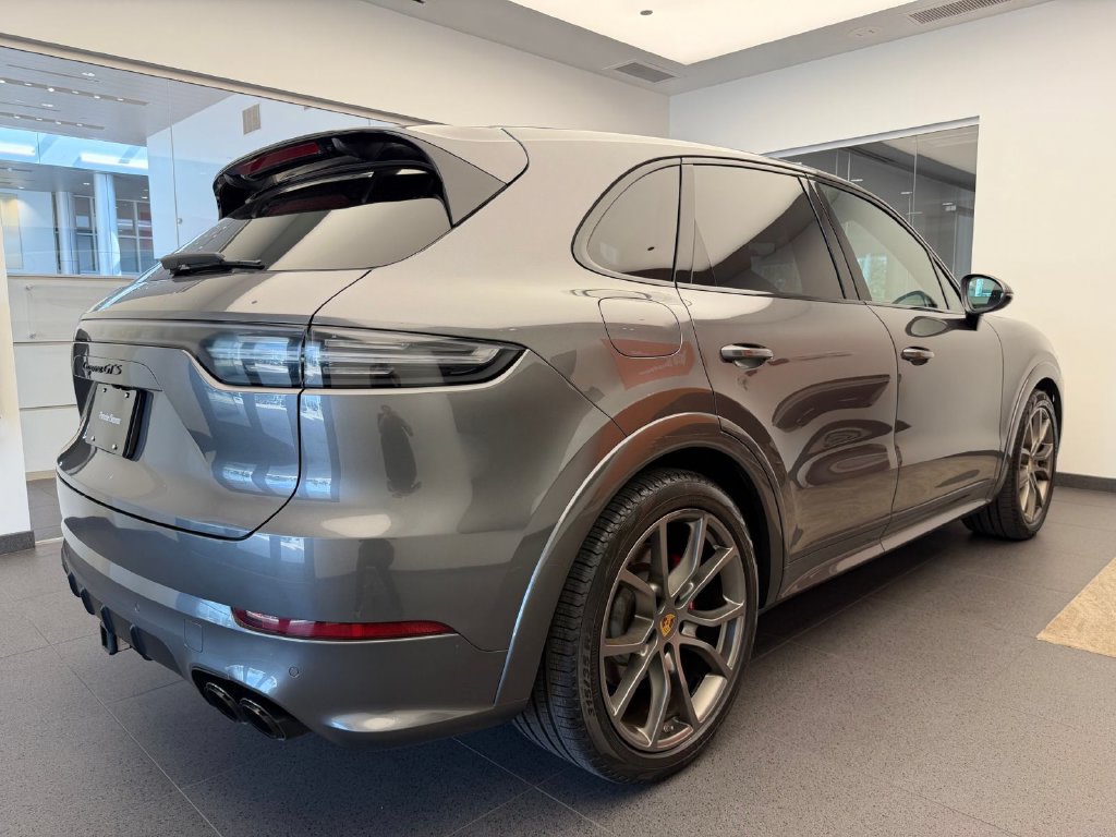 Used 2021 Porsche Cayenne GTS AWD/4WD image 7