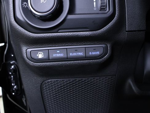 Used 2023 Jeep Wrangler Sahara w/ Cold Weather Group image 31