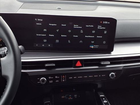 Used 2025 Kia Sorento S image 16