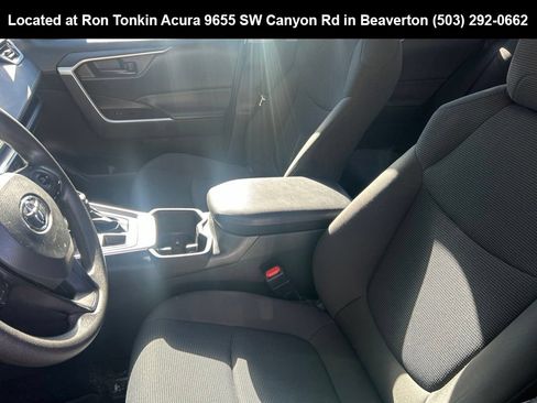 Used 2022 Toyota RAV4 LE AWD/4WD image 8