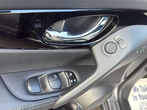 Certified 2022 Nissan Rogue Sport SV w/ Technology Package image 7