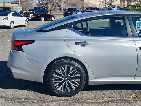 Certified 2024 Nissan Altima 2.5 SV image 4