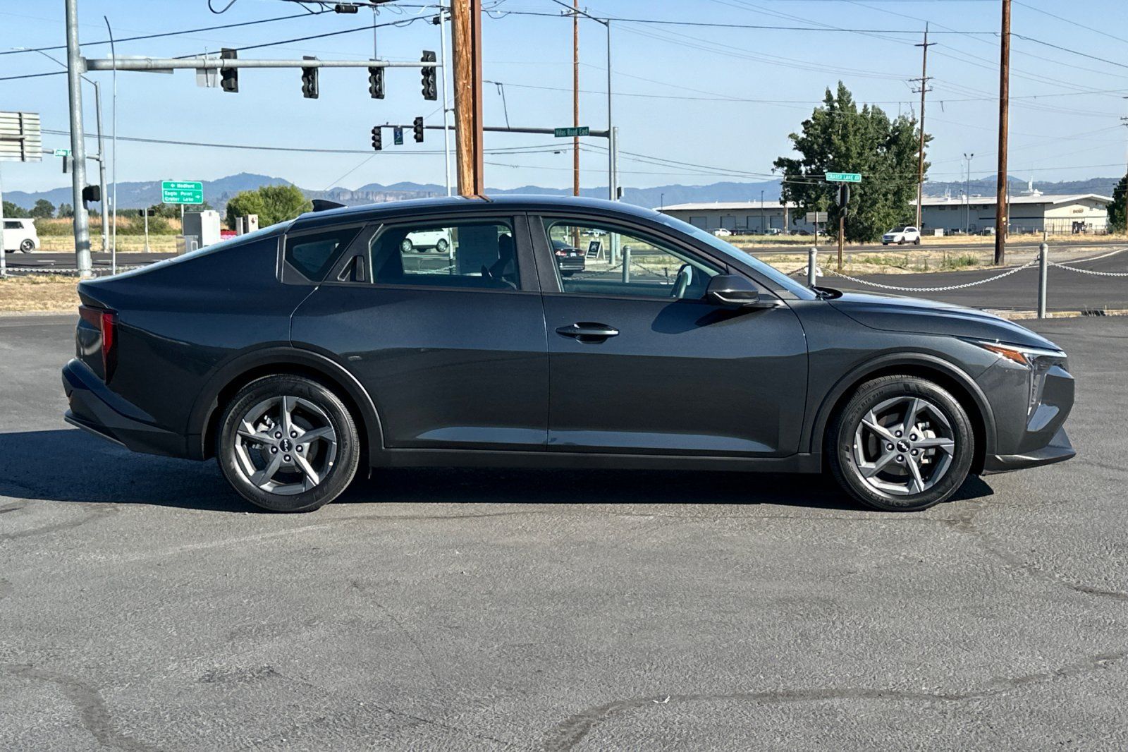 Used 2025 Kia K4 FWD image 3