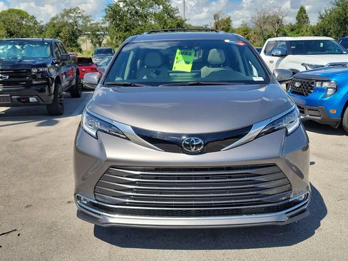 New 2026 Toyota Sienna Limited AWD/4WD image 2