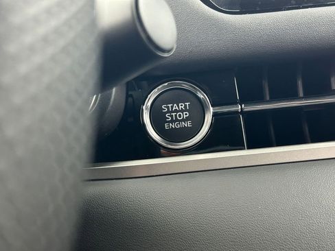 New 2026 Mitsubishi Outlander SE image 33