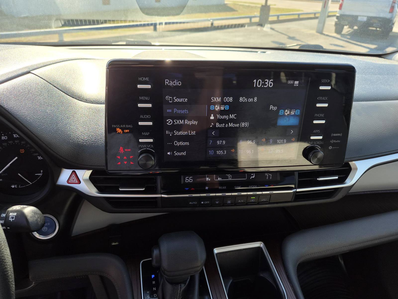 Used 2022 Toyota Sienna LE FWD image 19