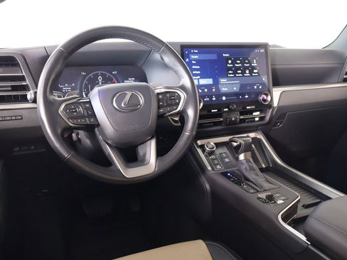 Used 2024 Lexus GX 550 AWD/4WD image 2