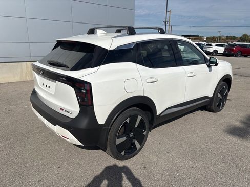 New 2025 Nissan Kicks SR AWD/4WD image 3