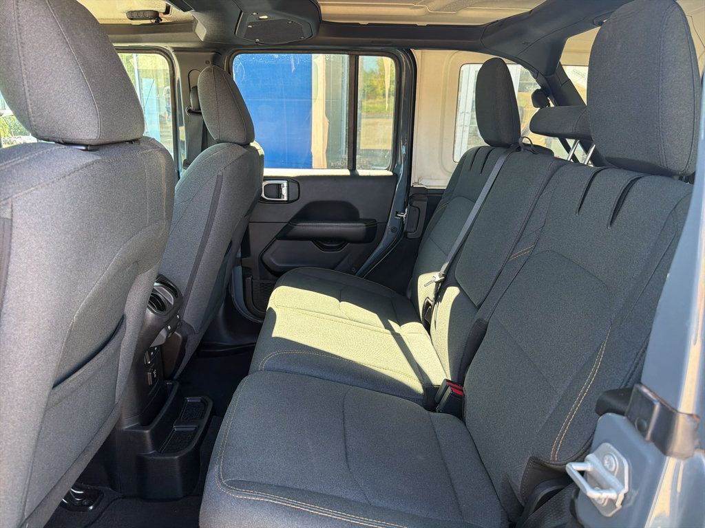 Used 2024 Jeep Wrangler Unlimited Sahara AWD/4WD image 6