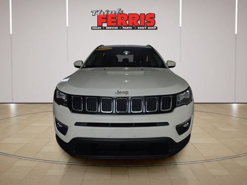 Used 2019 Jeep Compass Latitude w/ Cold Weather Group AWD/4WD image 8