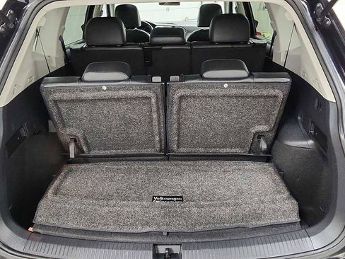 Used 2019 Volkswagen Tiguan SE image 28