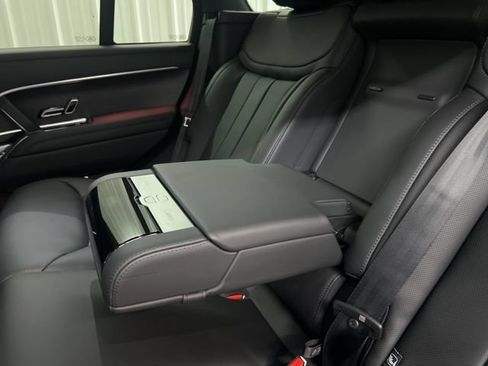 Used 2025 Land Rover Range Rover SE AWD/4WD image 14