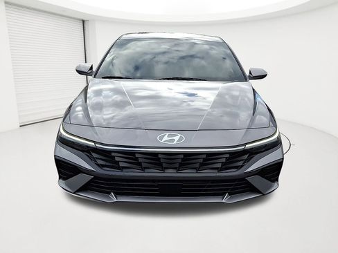 Certified 2024 Hyundai Elantra SEL w/ Convenience Package image 2