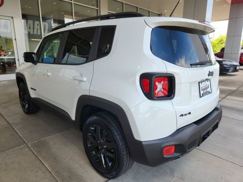 Used 2017 Jeep Renegade Altitude AWD/4WD image 9