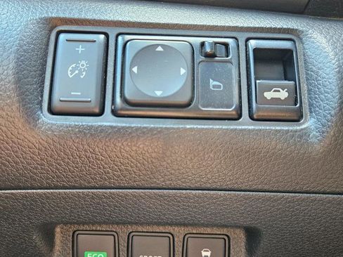 Used 2015 Nissan Sentra SV image 17