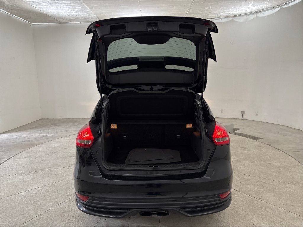 Used 2017 Ford Focus ST FWD image 23