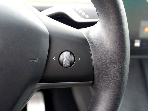 Used 2022 Tesla Model Y Performance image 13