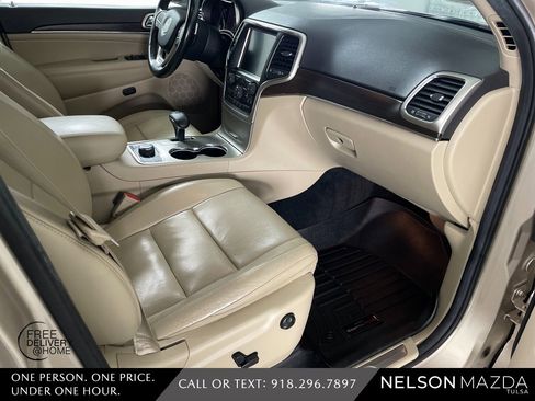 Used 2014 Jeep Grand Cherokee Limited w/ Luxury Group II image 43