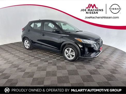 Certified 2021 Nissan Kicks S image 1