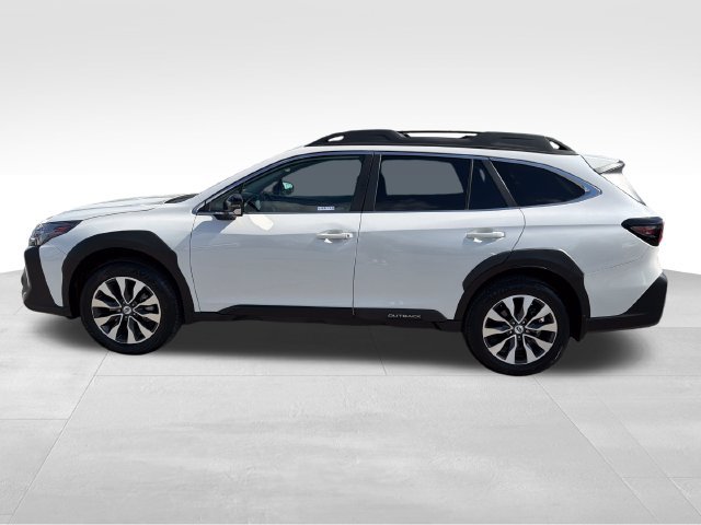 Used 2025 Subaru Outback Limited AWD/4WD image 4