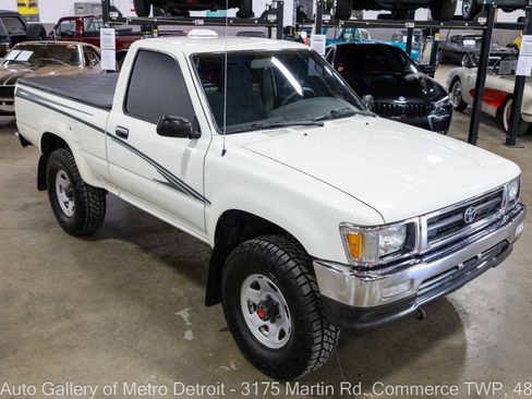 Used 1995 Toyota Pickup DX AWD/4WD image 9