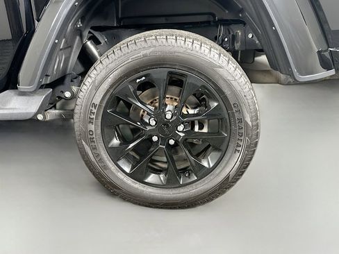 Used 2022 Jeep Gladiator Overland image 34