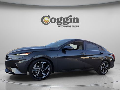 Used 2023 Hyundai Elantra Limited image 1