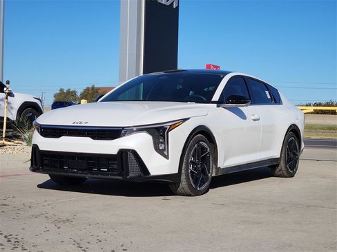 New 2025 Kia K4 GT-Line image 32