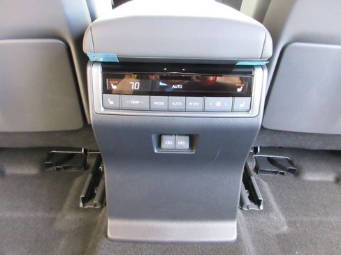 Used 2026 Lexus GX 550 550 Luxury w/ Accessory Package (31) image 24