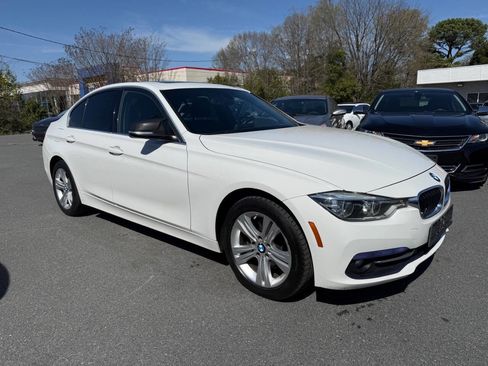 Used 2018 BMW 330i xDrive 330i xDrive AWD 4dr Sedan image 3