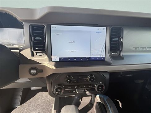 Used 2024 Ford Bronco Wildtrak image 19