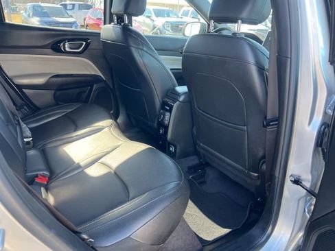 Used 2025 Jeep Compass Limited image 30