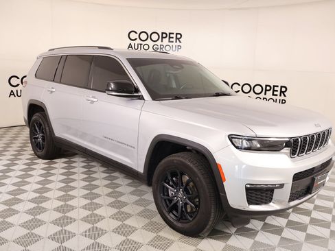 Used 2023 Jeep Grand Cherokee L Limited AWD/4WD image 1