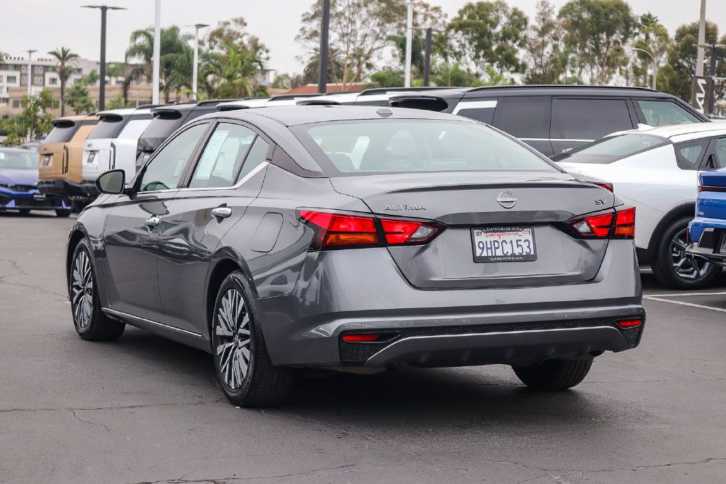 Used 2024 Nissan Altima 2.5 SV FWD image 6